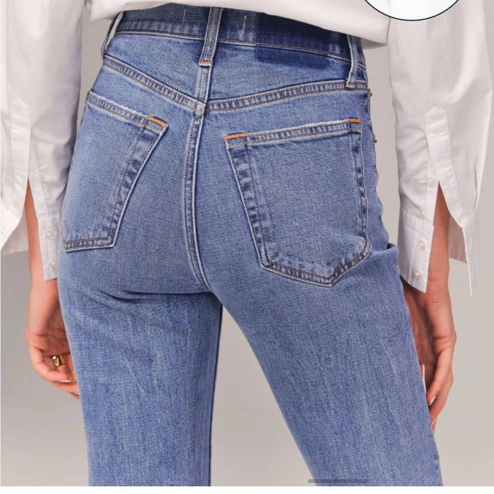 Abercrombie Ultra High Rise Ankle Straight Jean - Picture 4 of 6